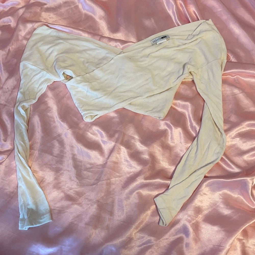 Fashion Nova white off the shoulder top size XS